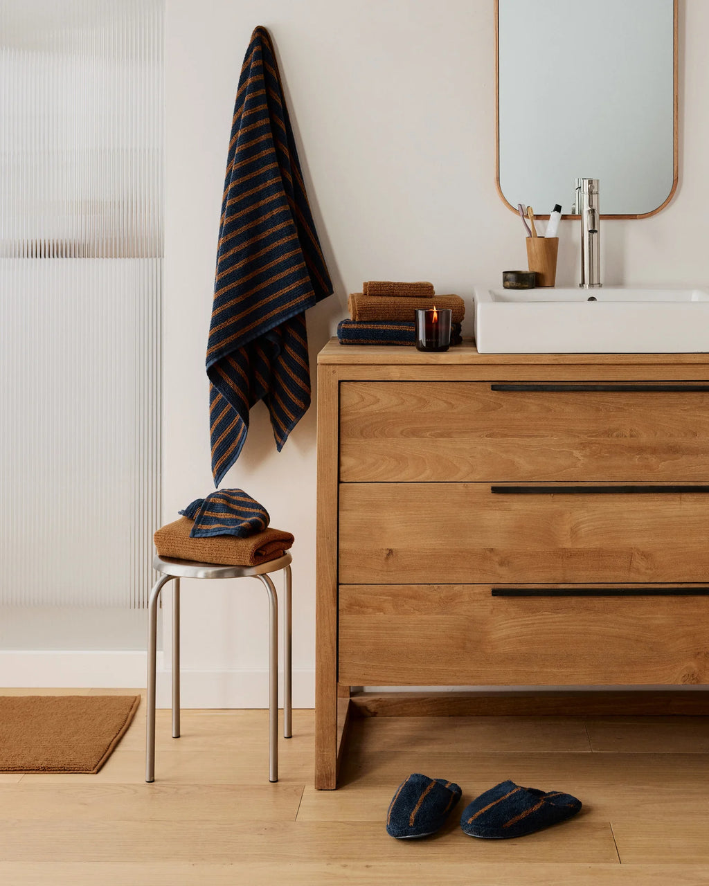 PureLuxe® Soft Rib Tub Mat 2